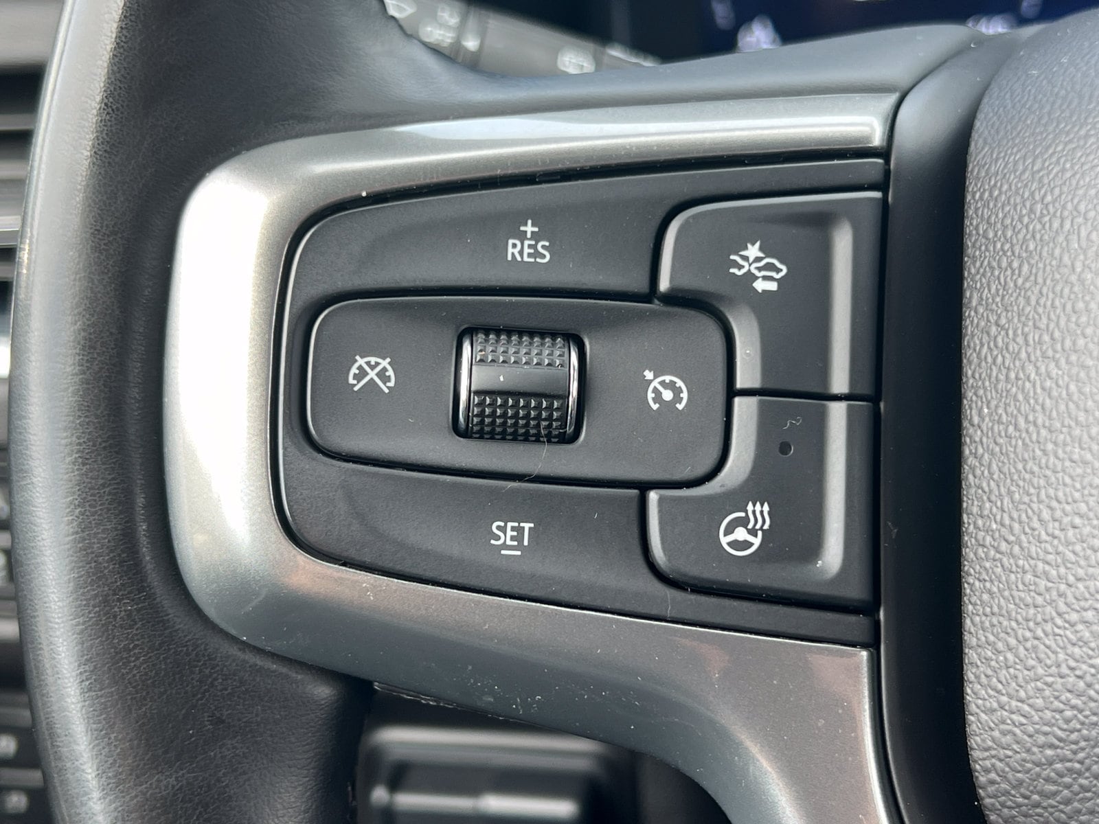 2024 Chevrolet Suburban Z71 - Photo 29