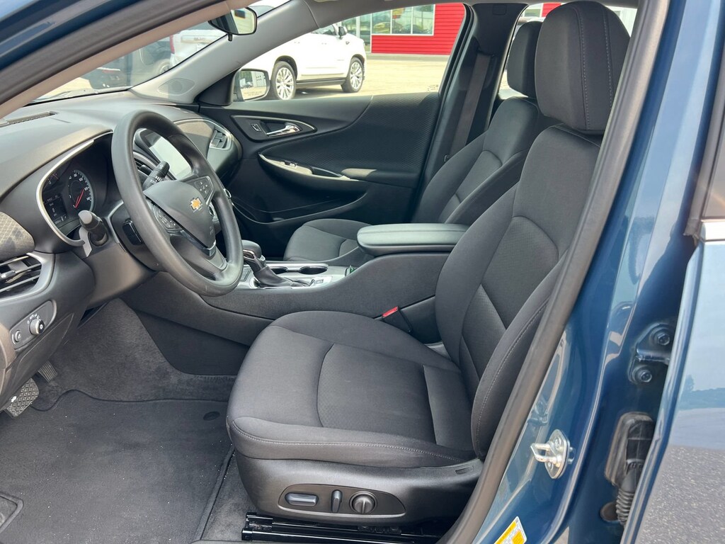 Used 2025 Chevrolet Malibu 1LT Car