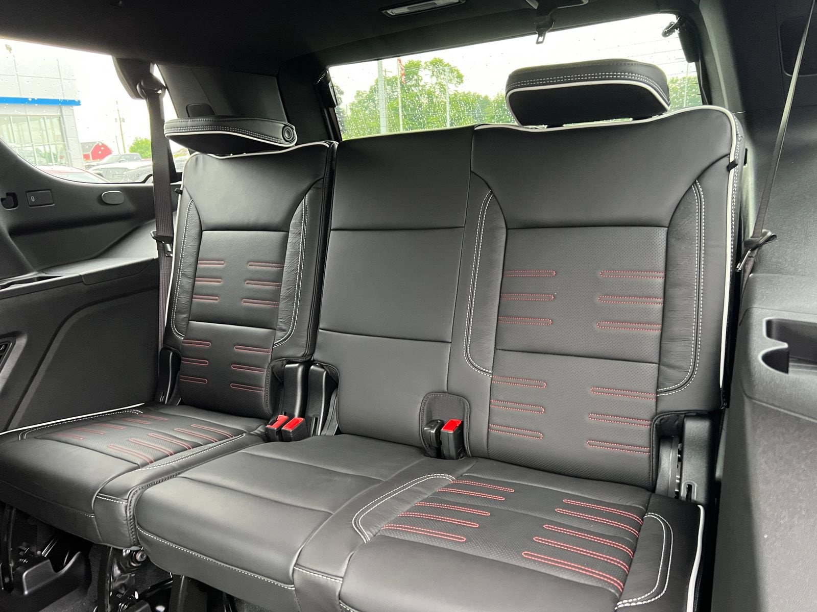 2026 GMC Yukon AT4 Ultimate - Photo 7