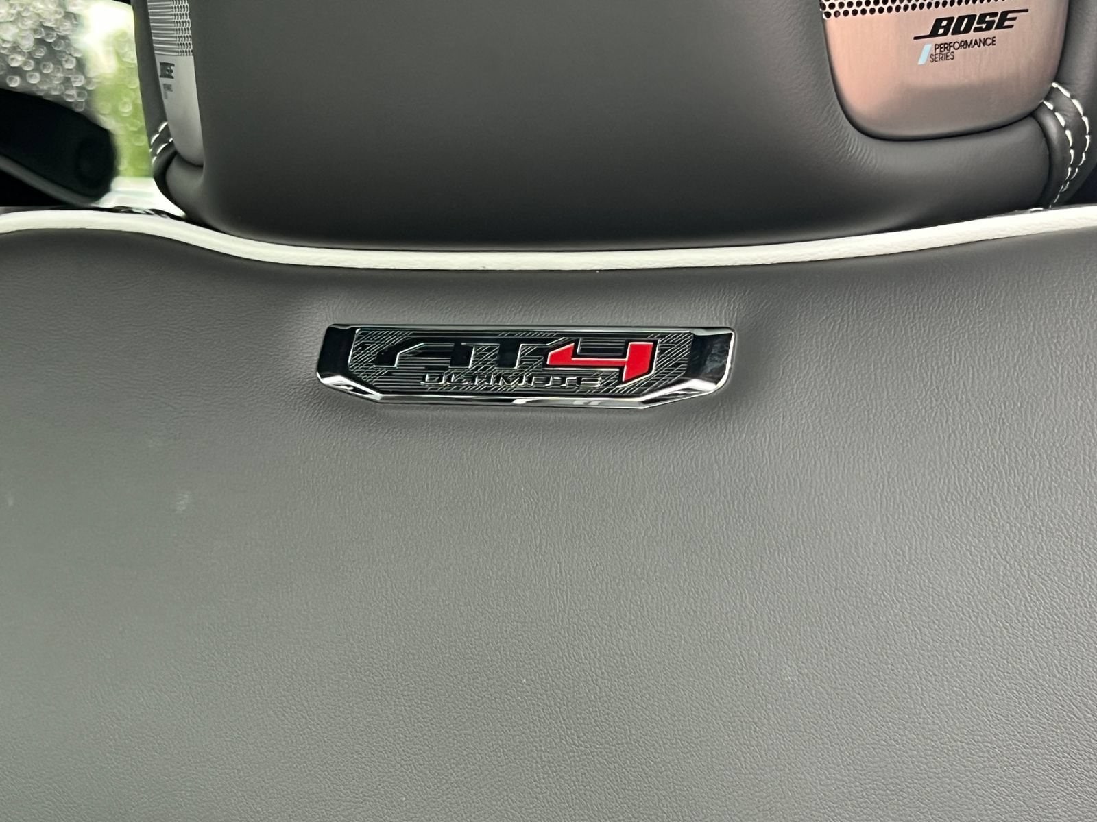 2026 GMC Yukon AT4 Ultimate - Photo 15