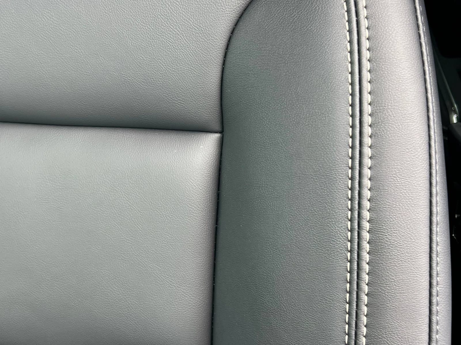 2026 GMC Acadia Elevation - Photo 13