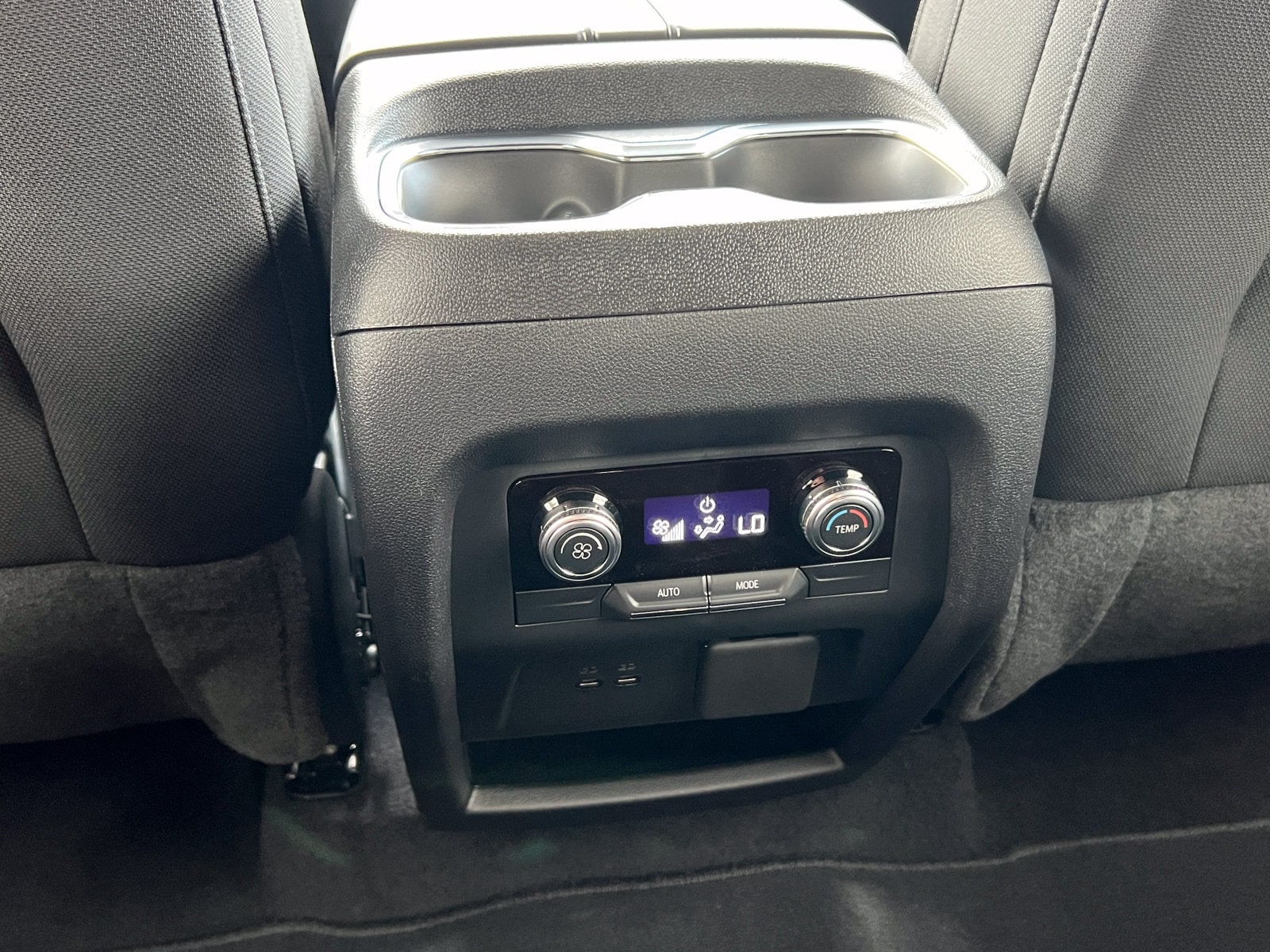 2027 GMC Acadia Elevation - Photo 33