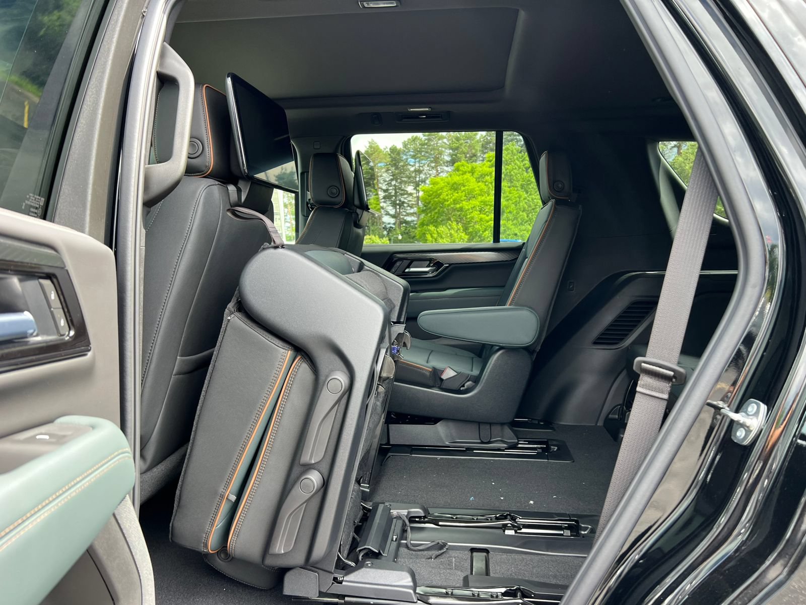 2026 GMC Yukon AT4 - Photo 44