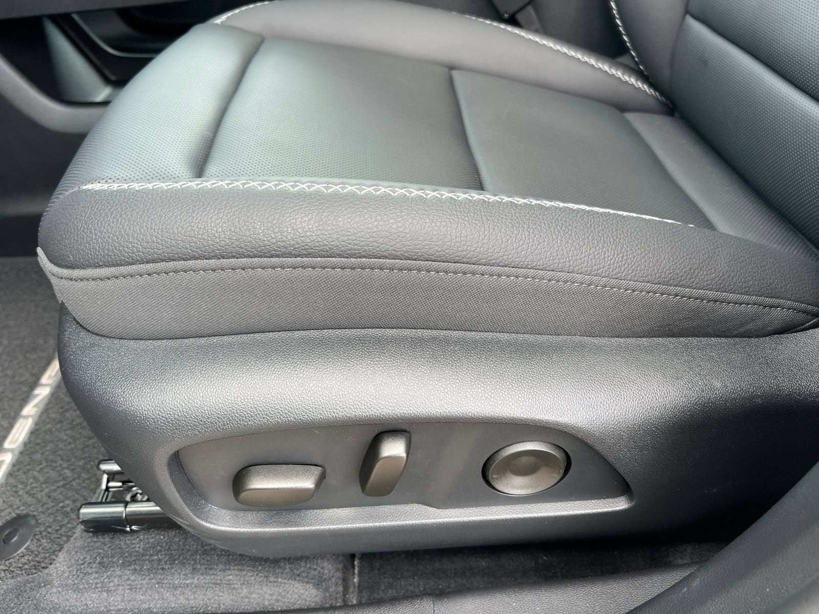 2026 GMC Terrain Denali - Photo 14