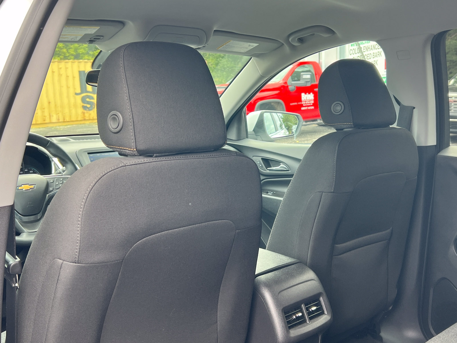 2024 Chevrolet Equinox LT - Photo 31