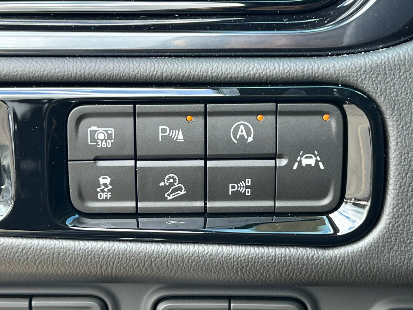 2026 GMC Yukon AT4 - Photo 21