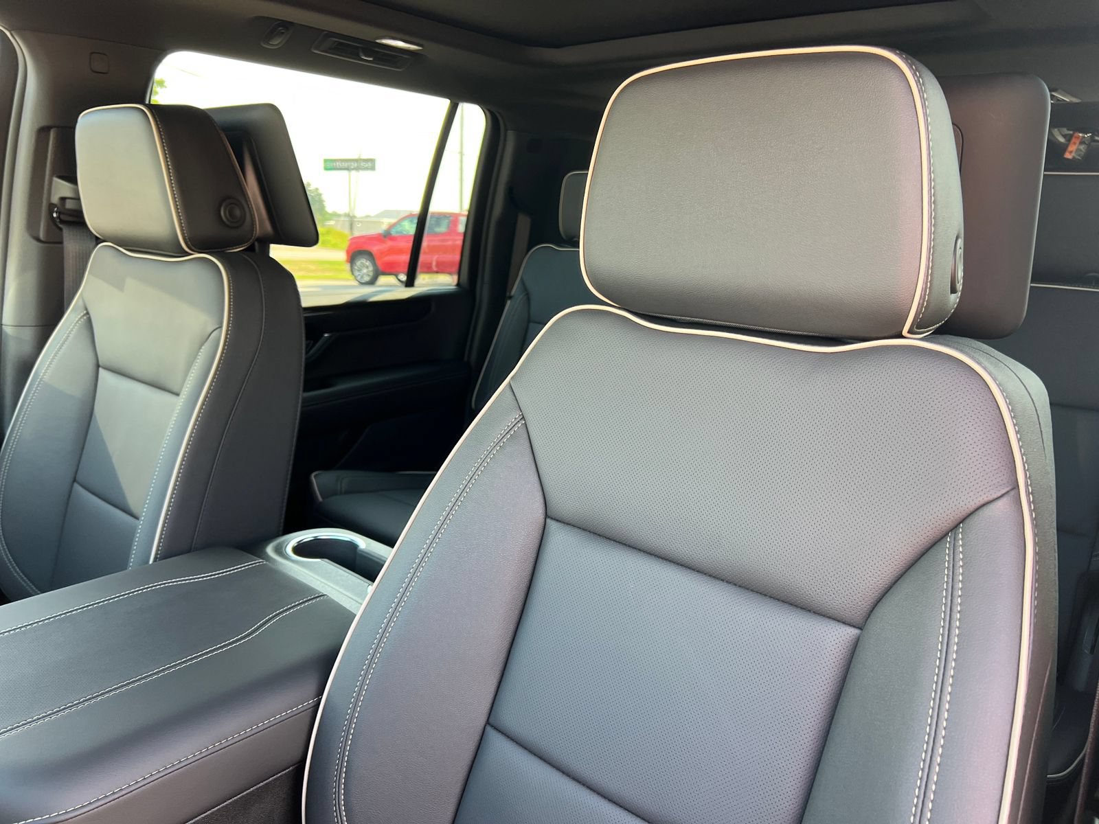 2026 GMC Yukon XL Elevation - Photo 13