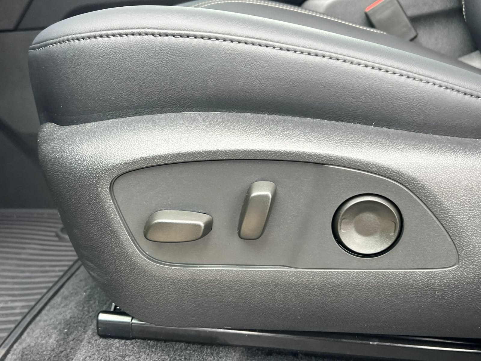 2026 GMC Acadia Elevation - Photo 10