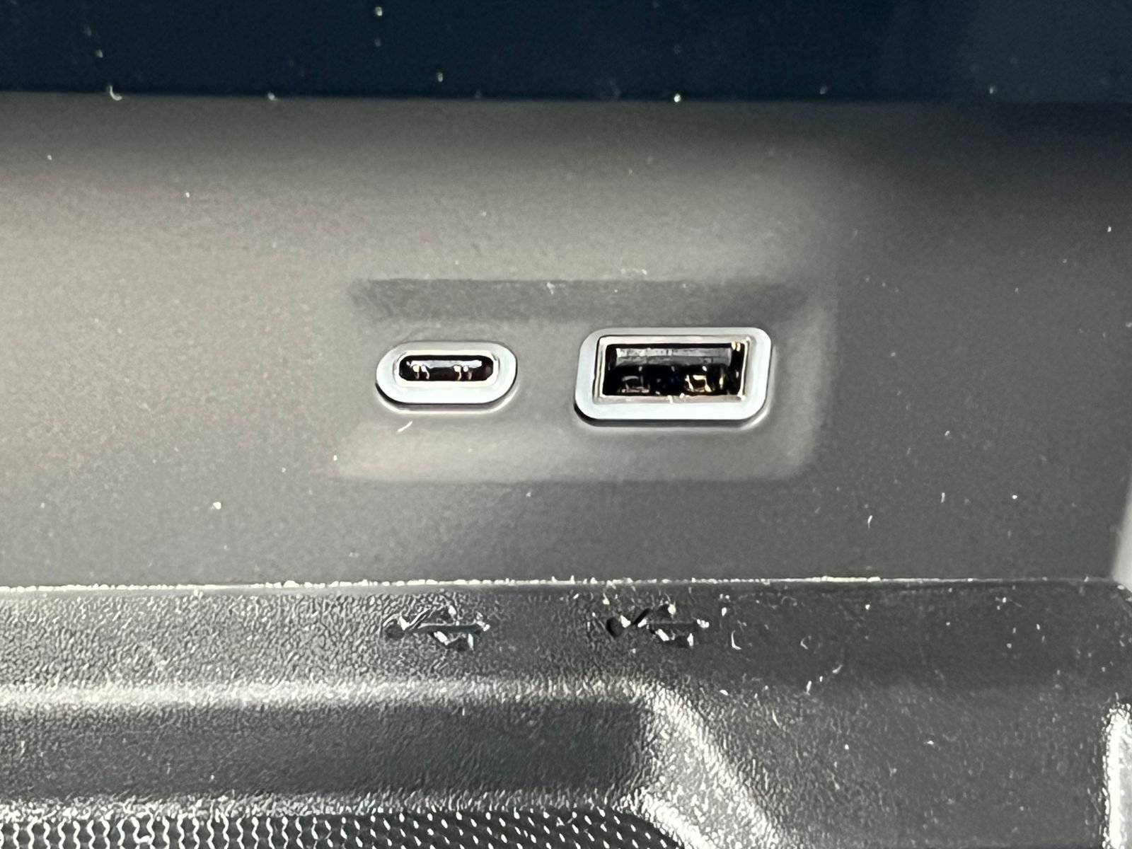 2026 GMC Yukon AT4 - Photo 35