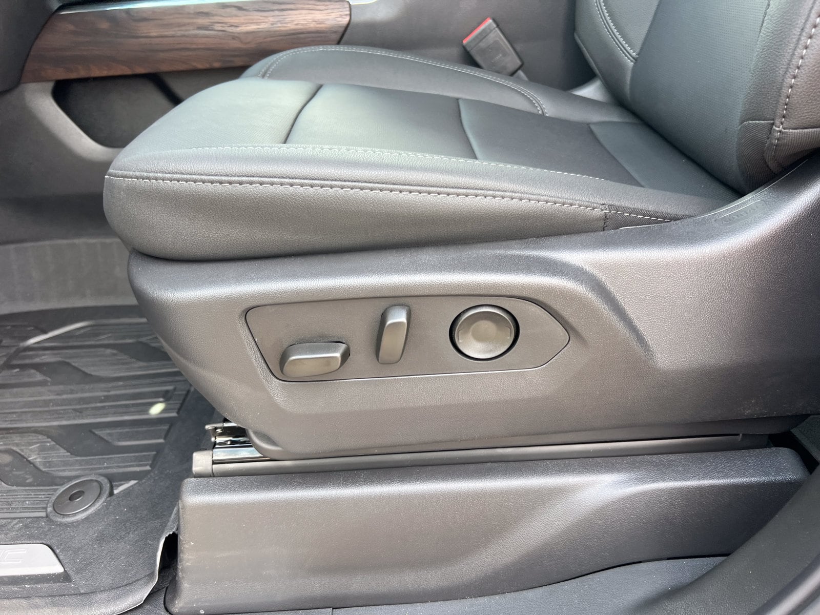 2026 GMC Sierra 2500HD SLT - Photo 11