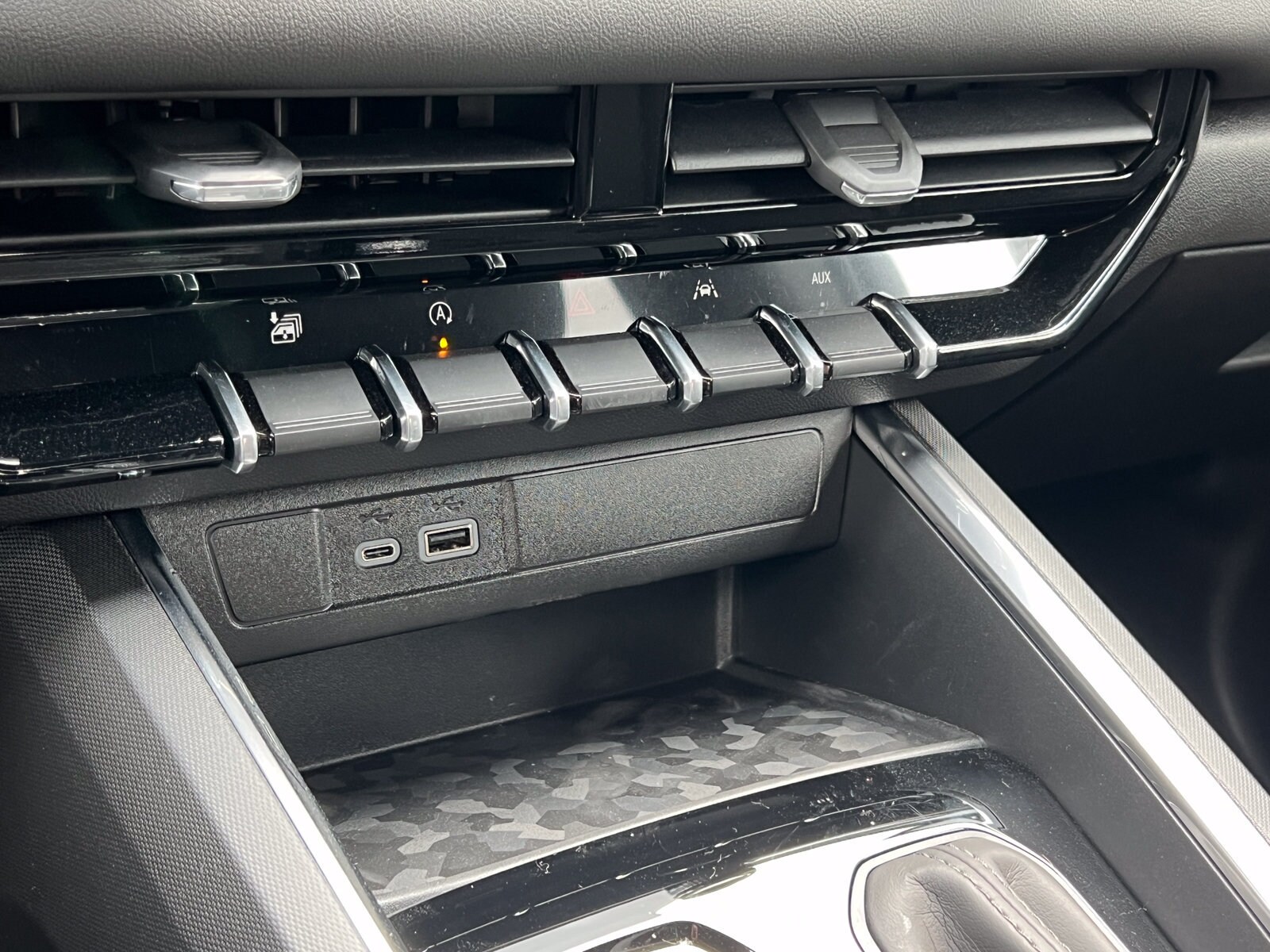 2026 GMC Canyon Elevation - Photo 23