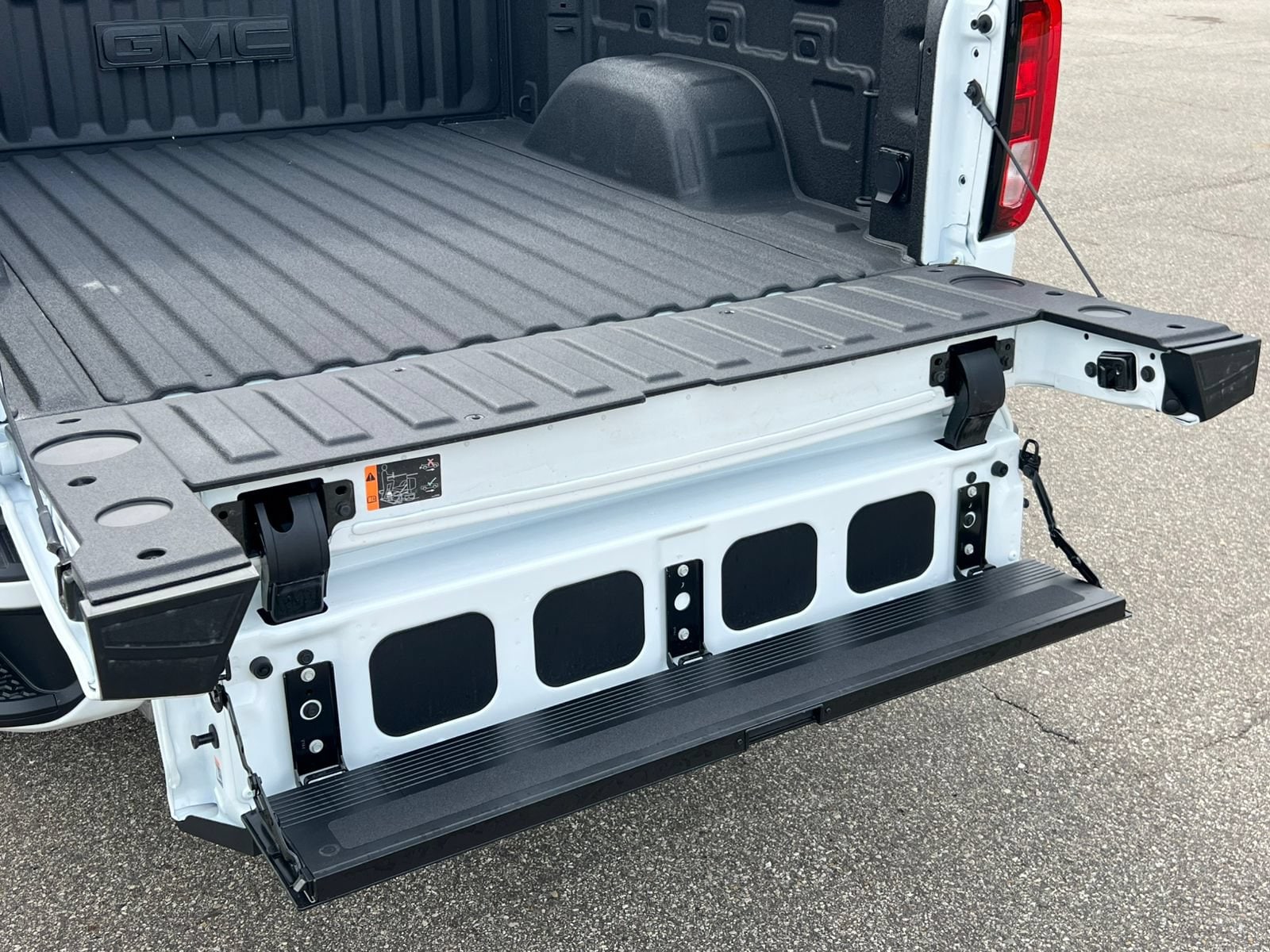 2026 GMC Sierra 1500 Elevation - Photo 8
