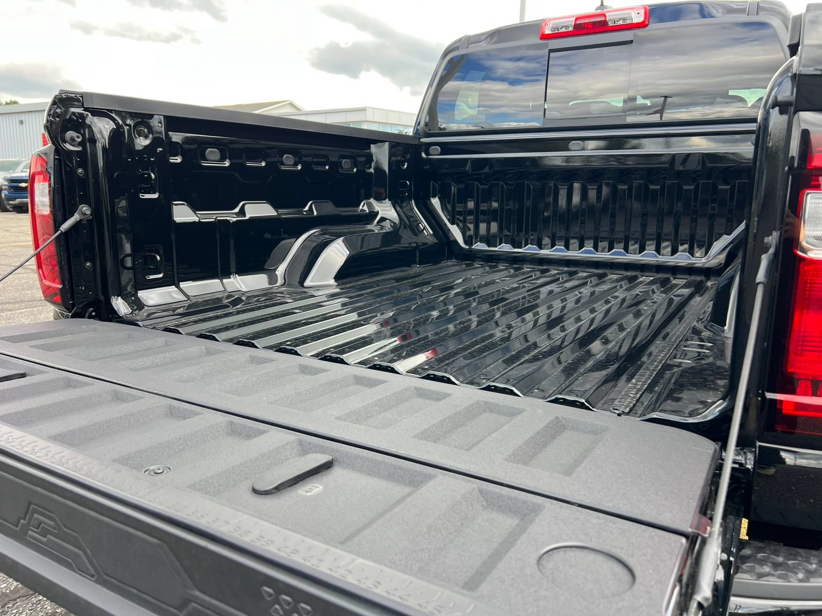 2026 GMC Canyon Elevation - Photo 9