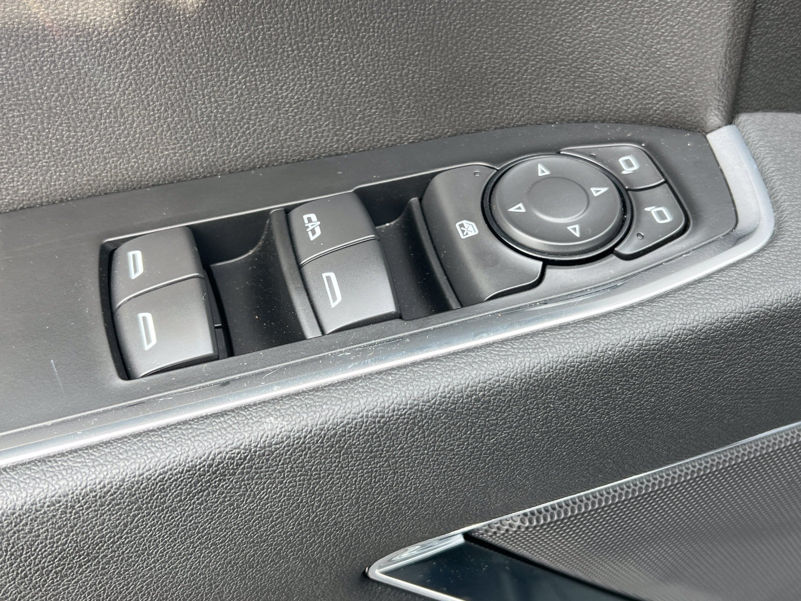 2026 GMC Sierra 1500 SLE - Photo 16