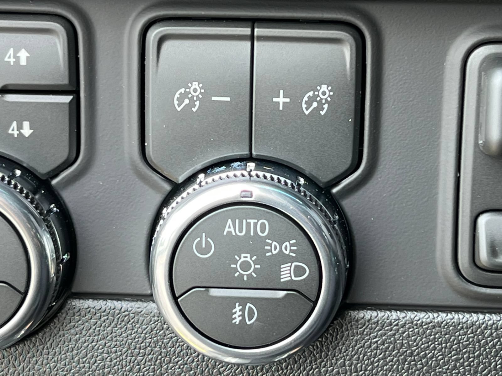 2026 GMC Yukon AT4 - Photo 23