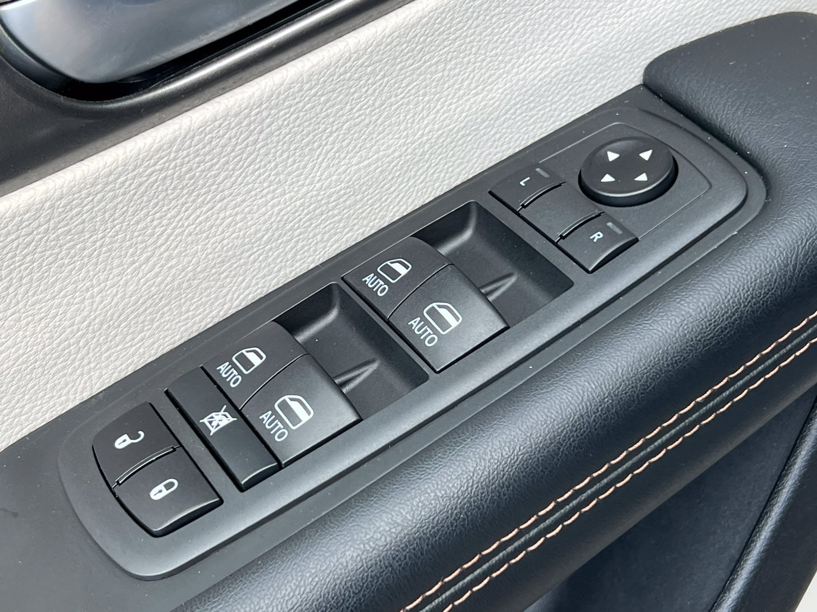 2020 Chrysler Pacifica Touring L Plus - Photo 20