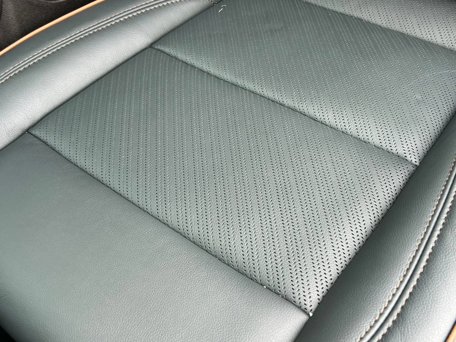 2026 GMC Yukon AT4 - Photo 12