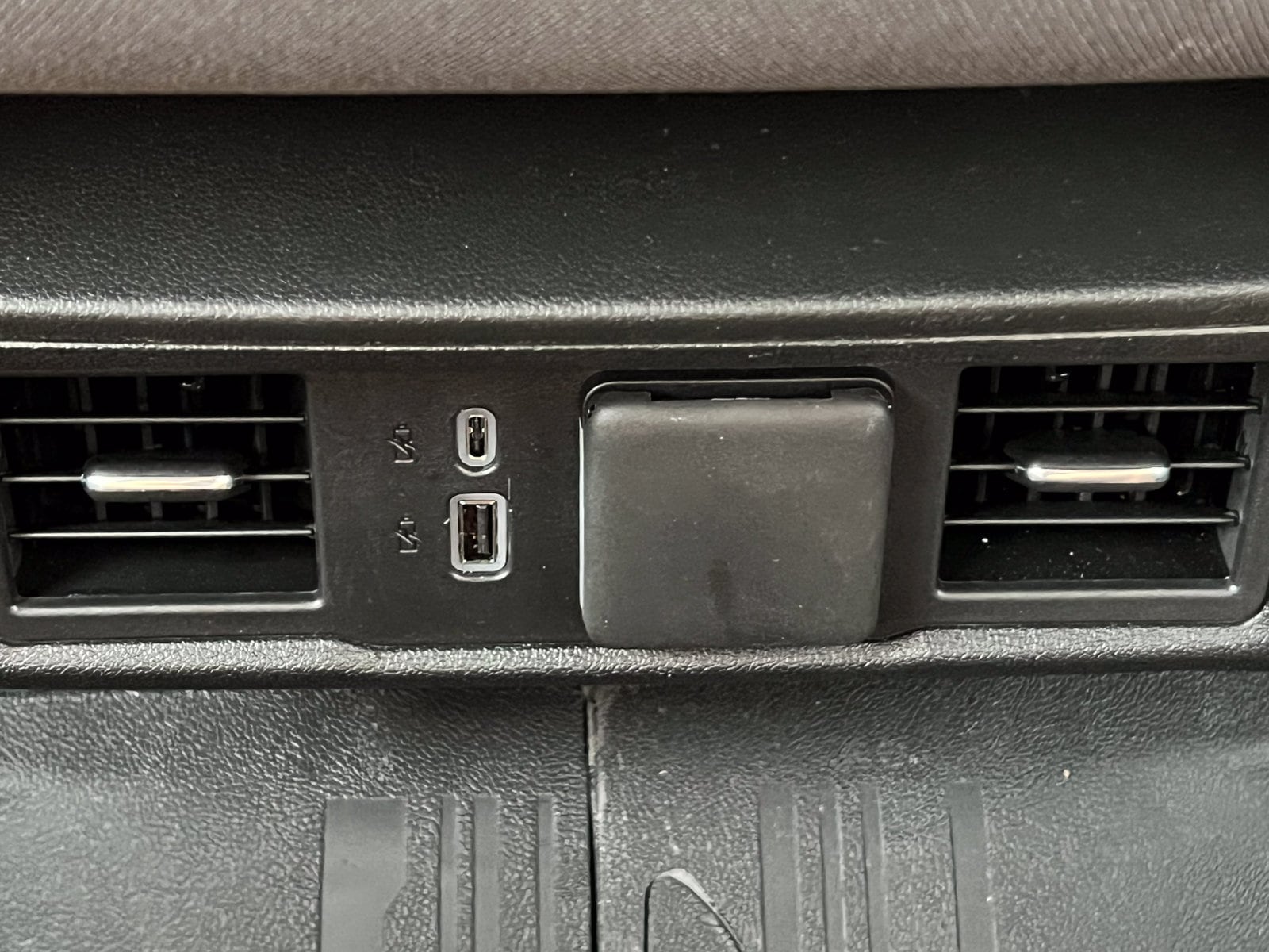 2026 GMC Sierra 1500 SLE - Photo 40