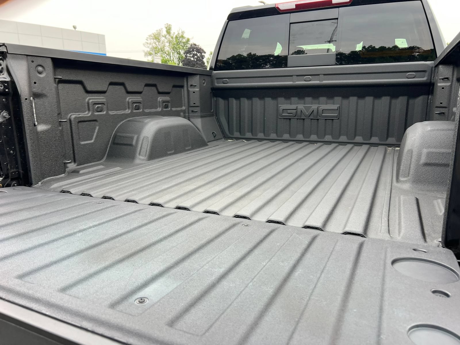 2026 GMC Sierra 1500 SLE - Photo 8