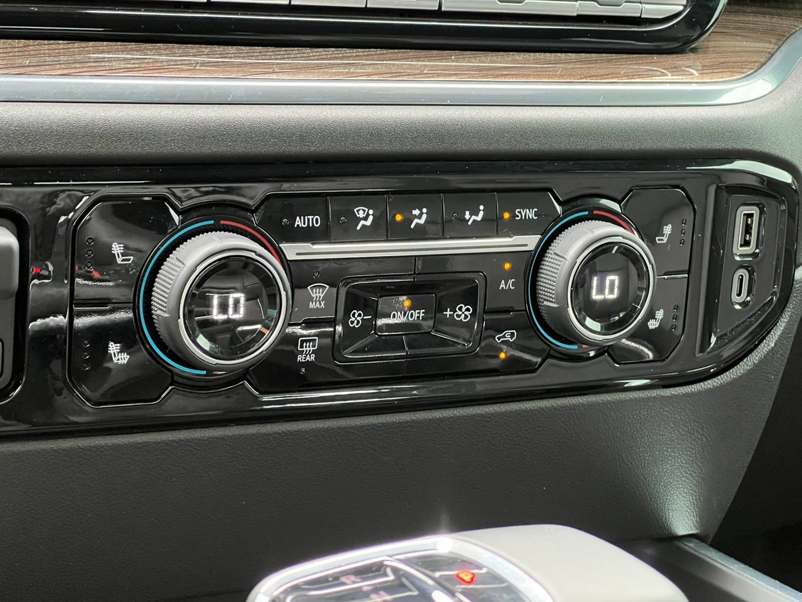 2023 Chevrolet Silverado 1500 RST - Photo 36