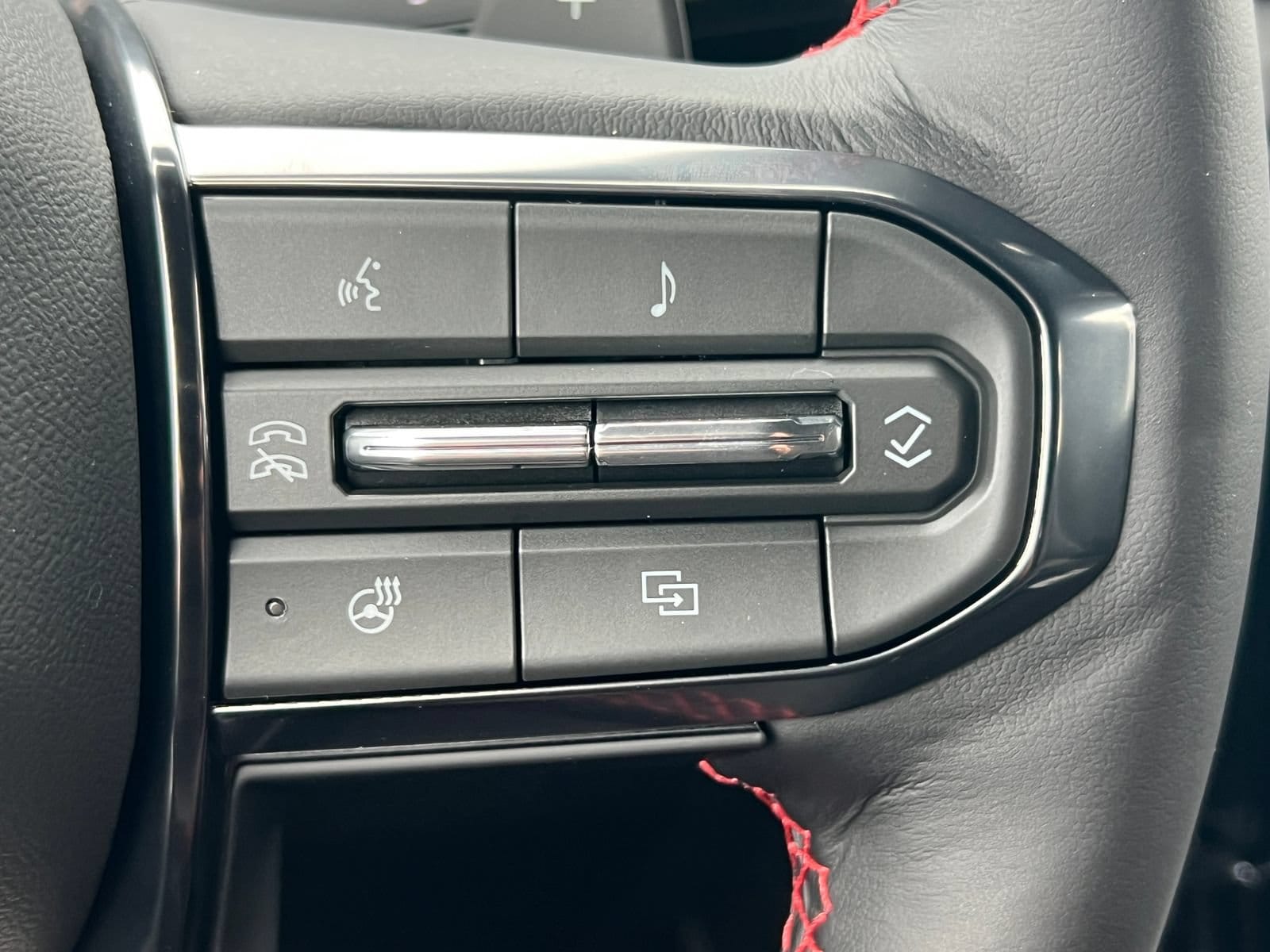 2026 GMC Yukon AT4 Ultimate - Photo 24