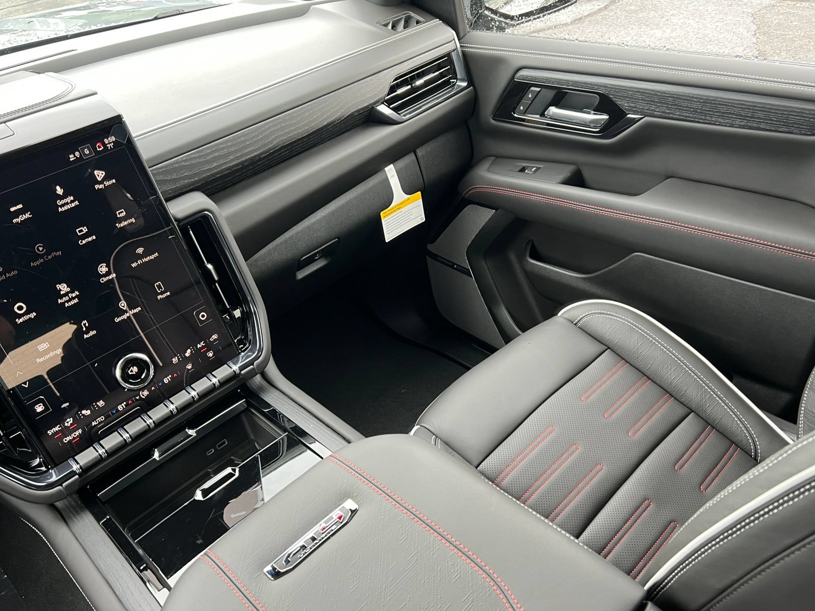 2026 GMC Yukon AT4 Ultimate - Photo 34
