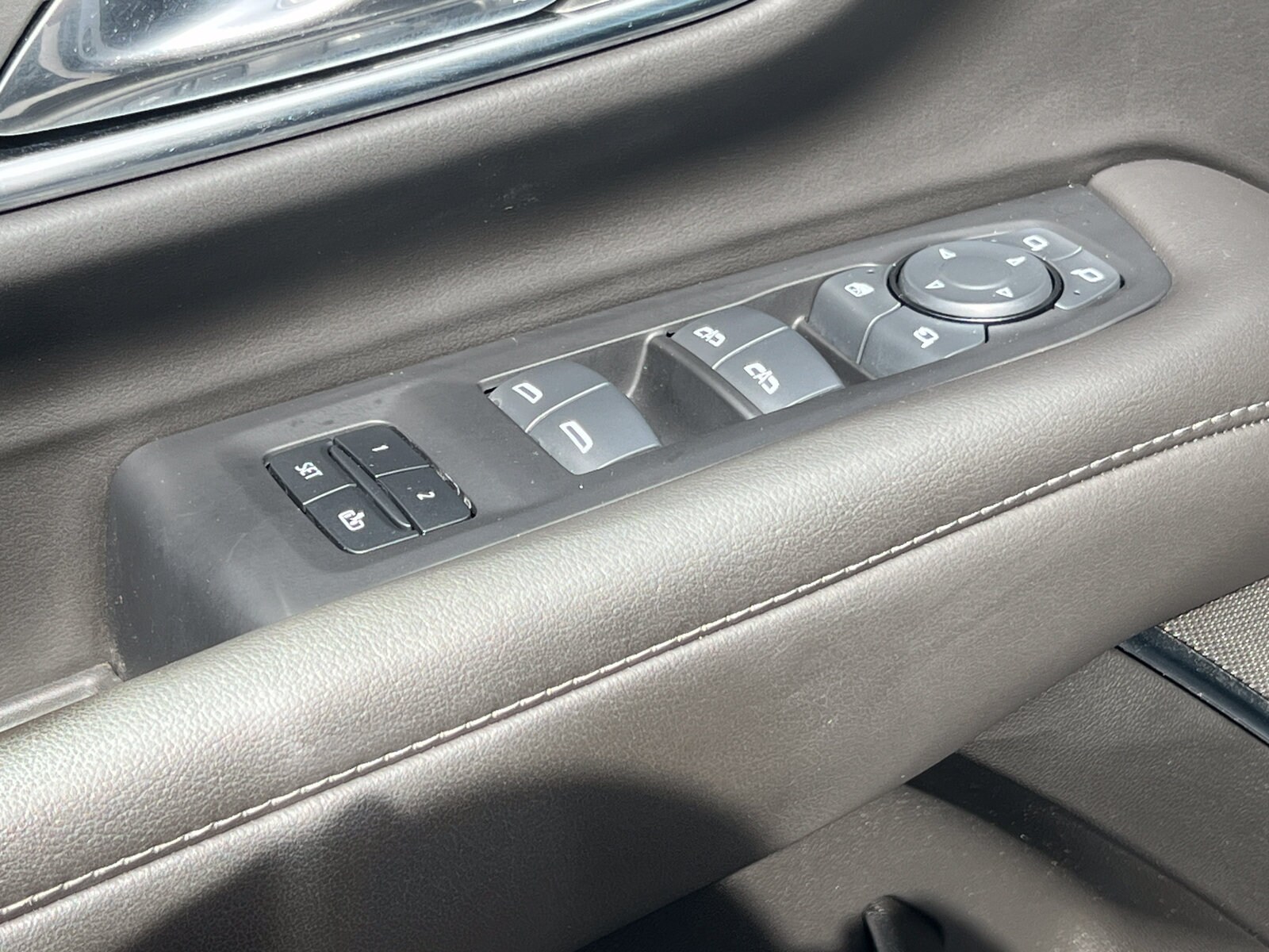 2024 Chevrolet Suburban Z71 - Photo 23