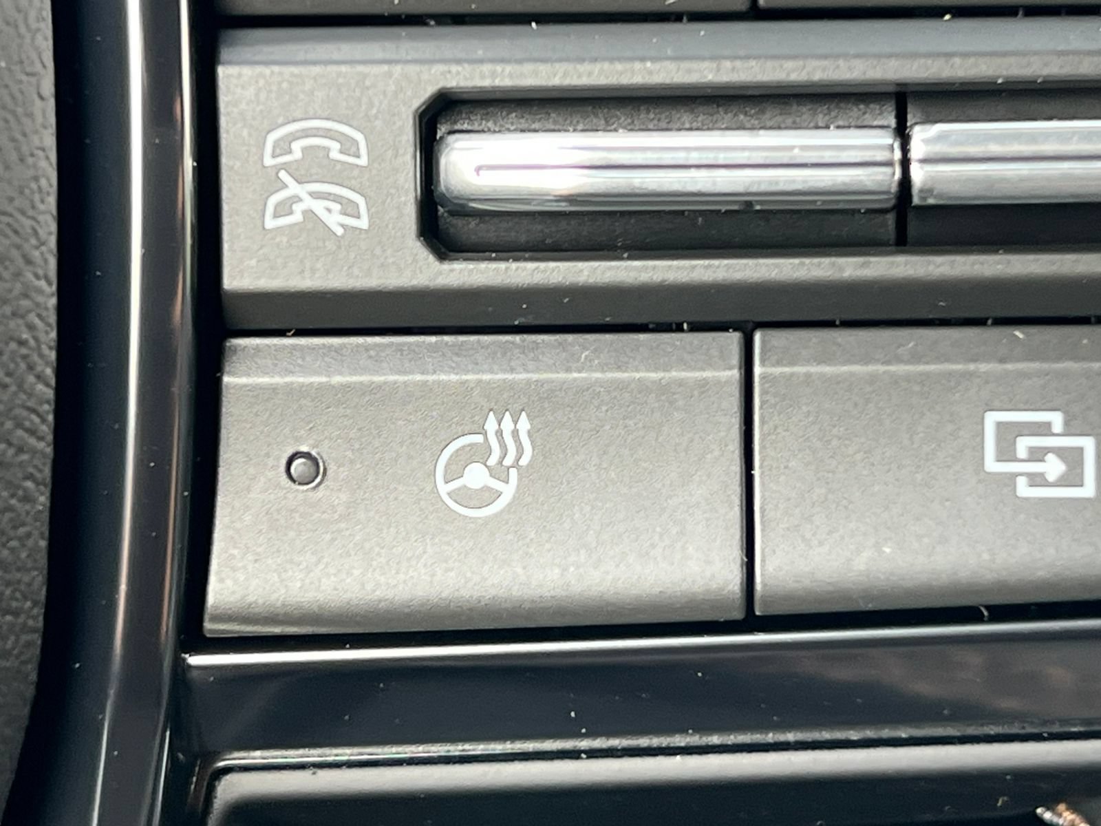 2026 GMC Yukon AT4 - Photo 28