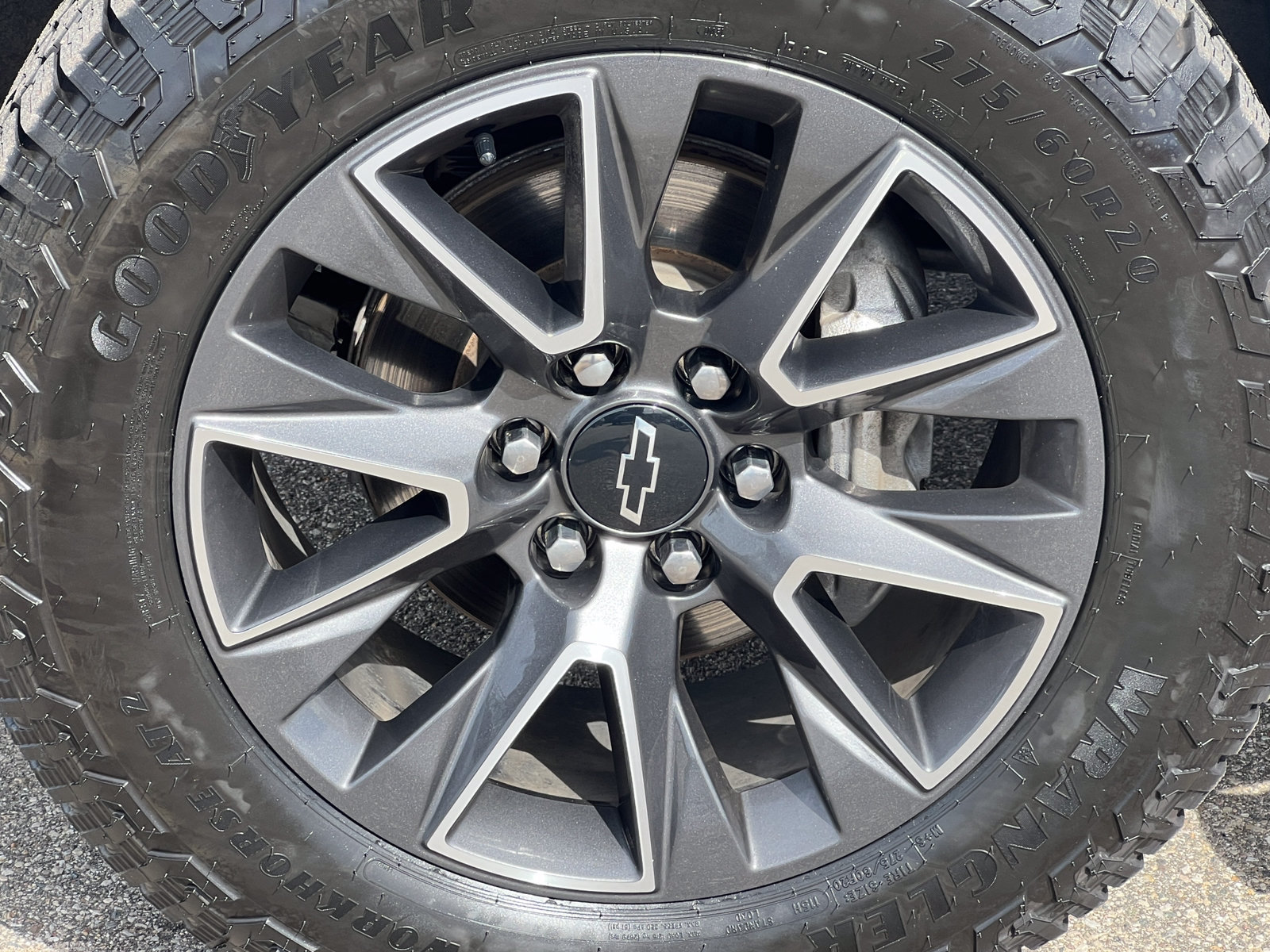 2024 Chevrolet Suburban Z71 - Photo 11
