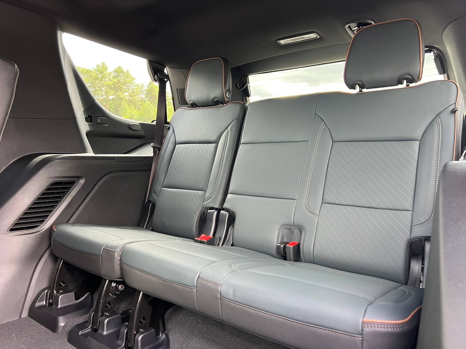 2026 GMC Yukon AT4 - Photo 7
