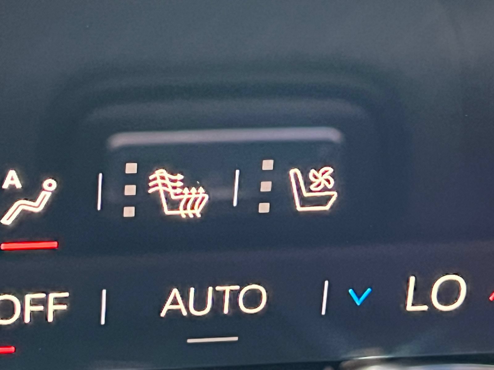 2026 GMC Yukon AT4 - Photo 31