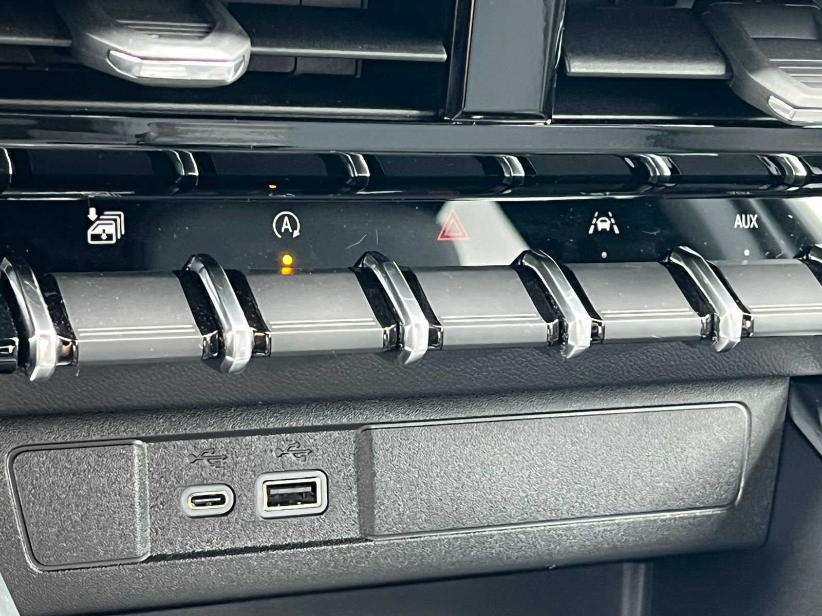 2026 GMC Canyon Elevation - Photo 32