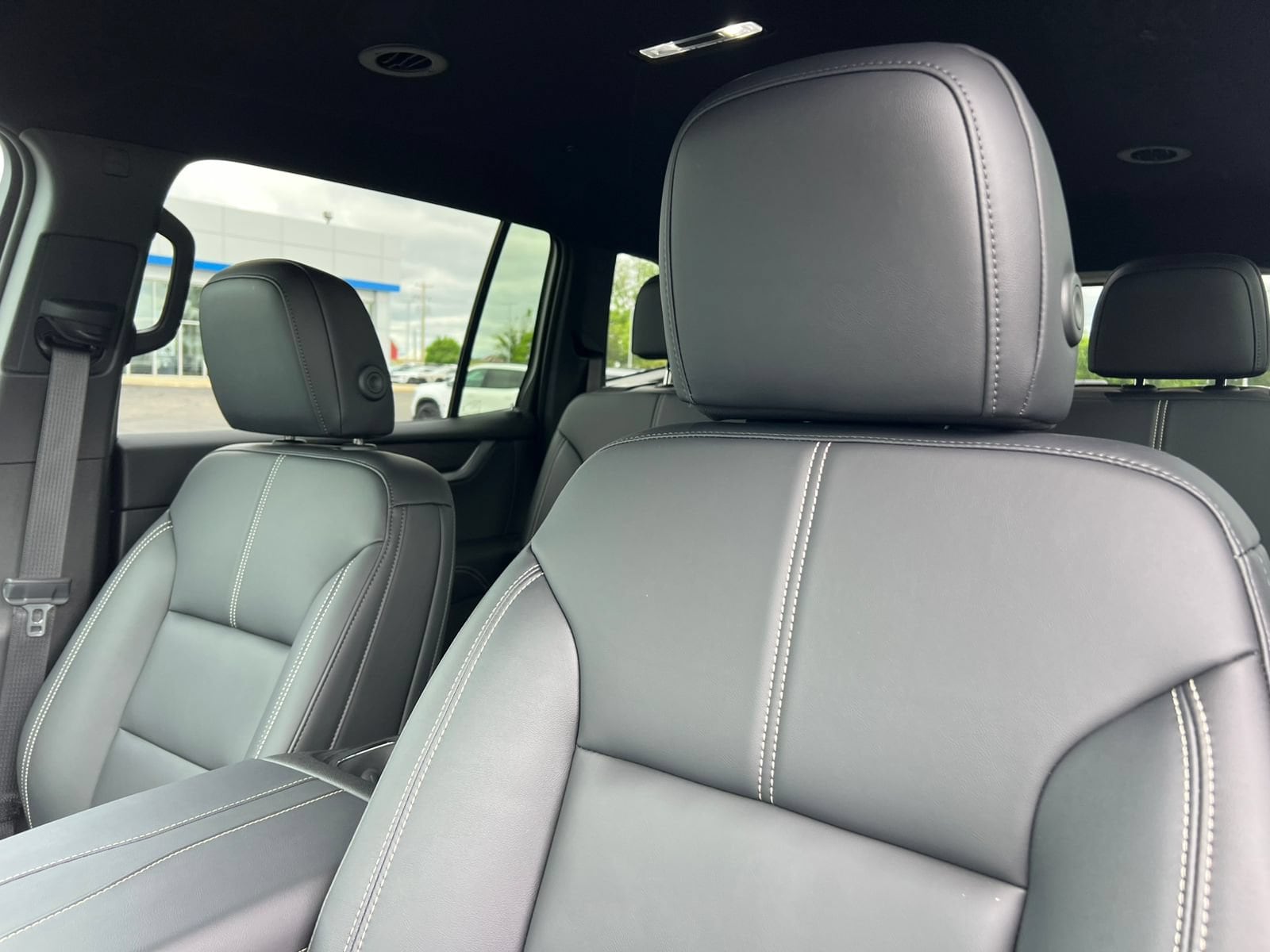 2026 GMC Acadia Elevation - Photo 12