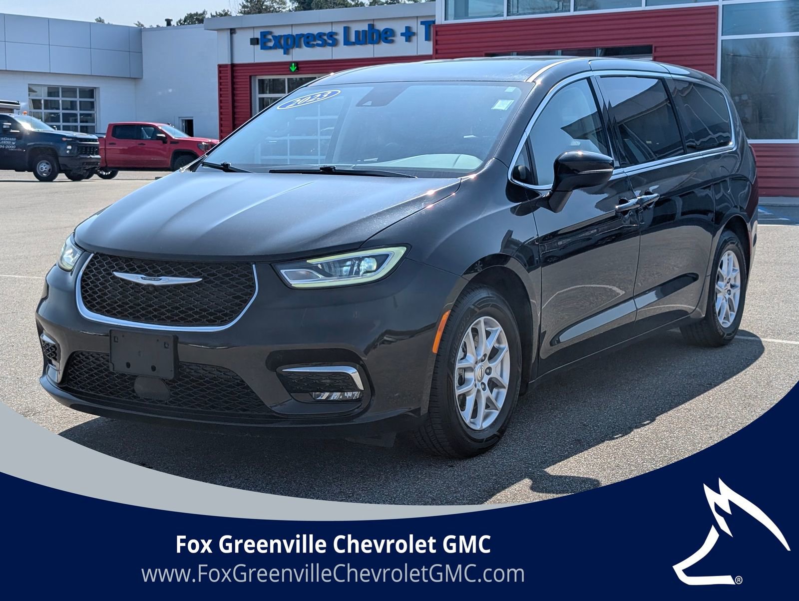 2023 Chrysler Pacifica Touring L's photo
