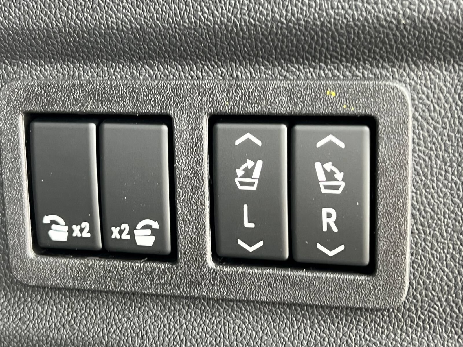 2026 GMC Yukon AT4 - Photo 46