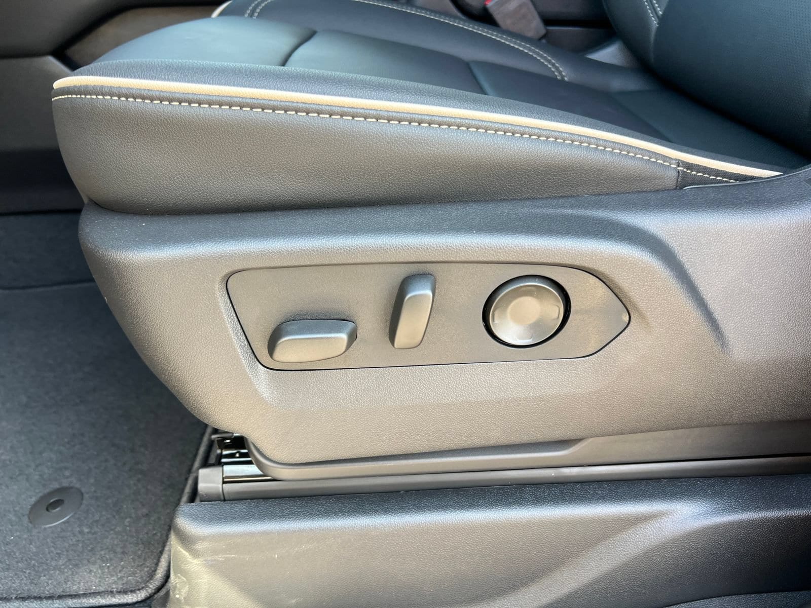 2026 GMC Yukon XL Elevation - Photo 11