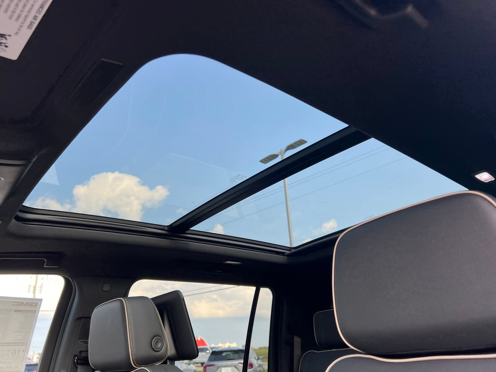 2026 GMC Yukon XL Elevation - Photo 8
