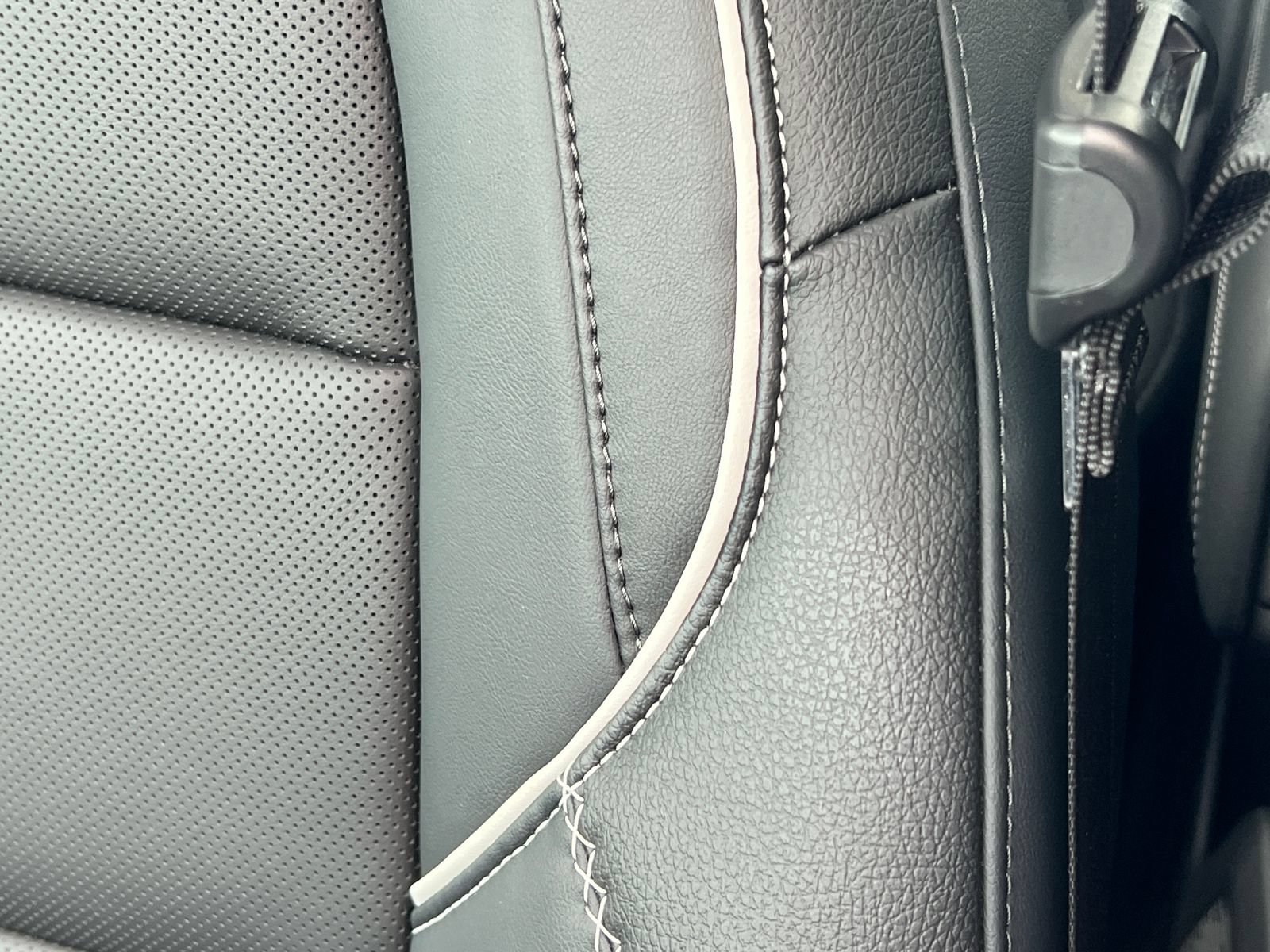 2026 GMC Terrain Denali - Photo 18
