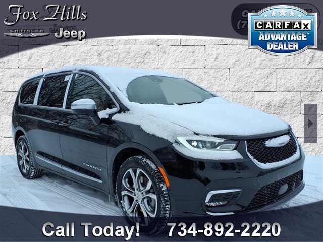 2026 Chrysler Pacifica Pinnacle's photo