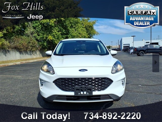 2022 Ford Escape SEL photo 2