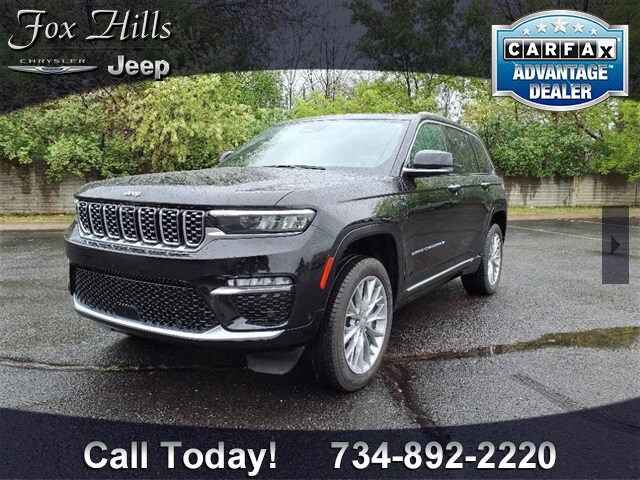 2022 Jeep Cherokee 4xe Summit Reserve photo 3