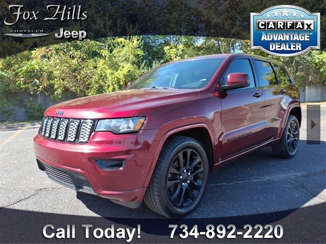 2017 Jeep Grand Cherokee Laredo Altitude photo 2