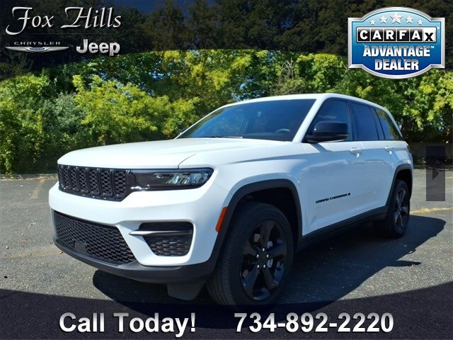 2023 Jeep Grand Cherokee Laredo photo 2