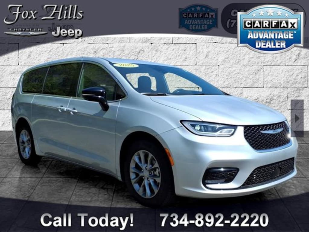 Used 2026 Chrysler Pacifica Limited Van Passenger Van