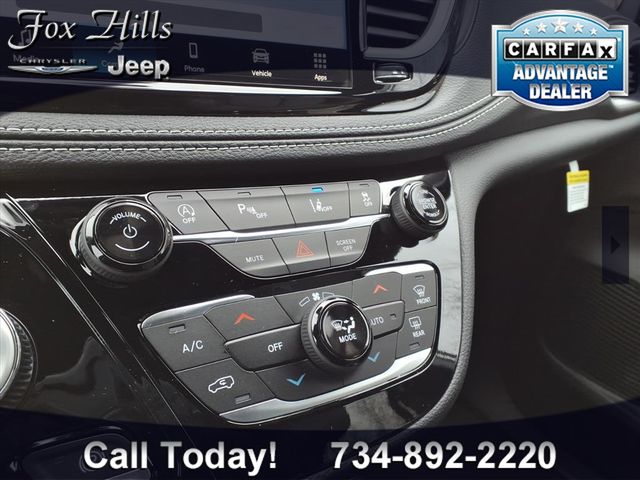 2026 Chrysler Pacifica Select - Photo 22