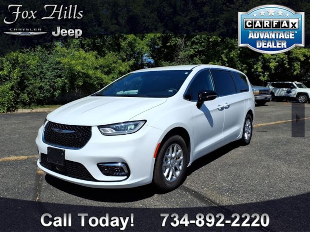 Used 2026 Chrysler Pacifica Select Van Passenger Van