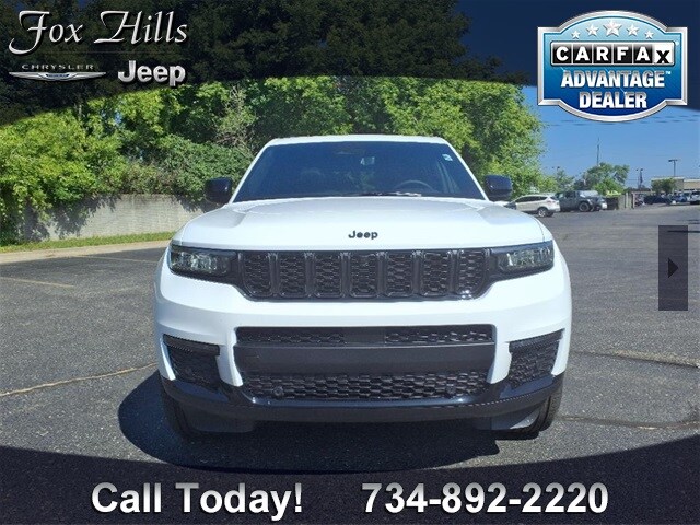 2025 Jeep Grand Cherokee Limited photo 2