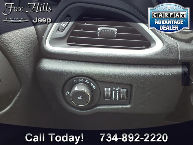 2026 Chrysler Pacifica Select - Photo 16