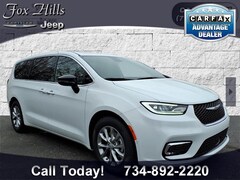 2026 Chrysler Pacifica LIMITED Passenger Van