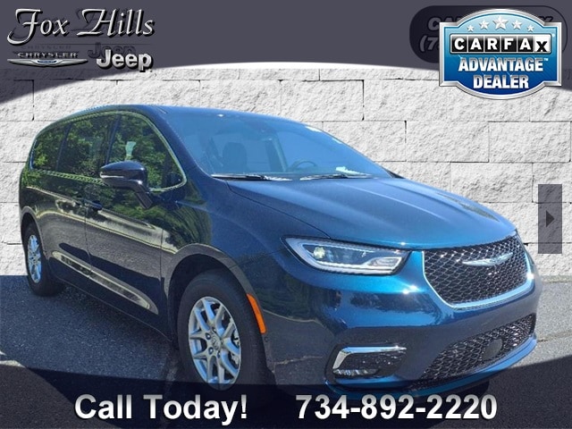 2025 Chrysler Pacifica SELECT